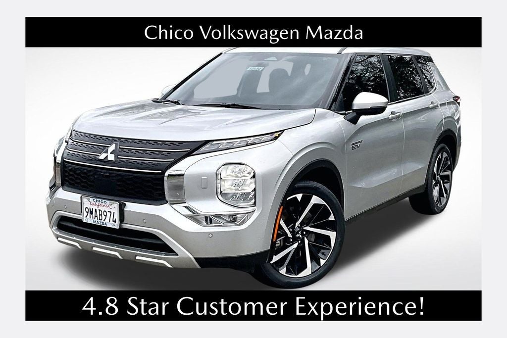 2024 Mitsubishi Outlander PHEV SE in Alloy Silver Metallic — front three-quarter view